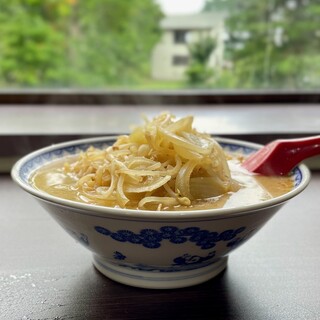 食堂ニューミサ - 料理写真:みそラーメン