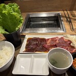 焼肉ライク - 料理写真:ハラミと上ロースのセットLサイズ サンチュを追加