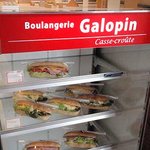 Boulangerie Galopin - サンドイッチ類は冷蔵ショーケースの中