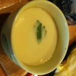 勝寿司 - 茶碗蒸しも付く！これも熱々で美味！