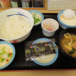 松屋 - 定番朝定食（３６０円）選べる小鉢はもちろん納豆