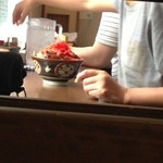 明石食堂 - 隣りの人はな、な、なんだソーキが丼です