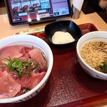なか卯 - 料理写真:山かけ南まぐろ中とろ入り鉄火丼(得盛) 1,810円、温はいからそば(小) 370円(税込)