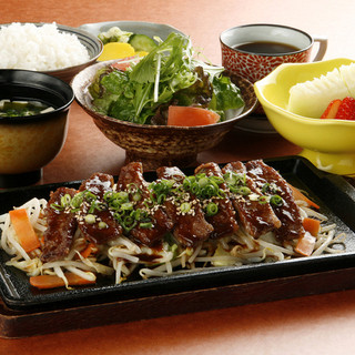 やきにく鈴 - 料理写真:お昼一番人気焼肉定食　1,250円