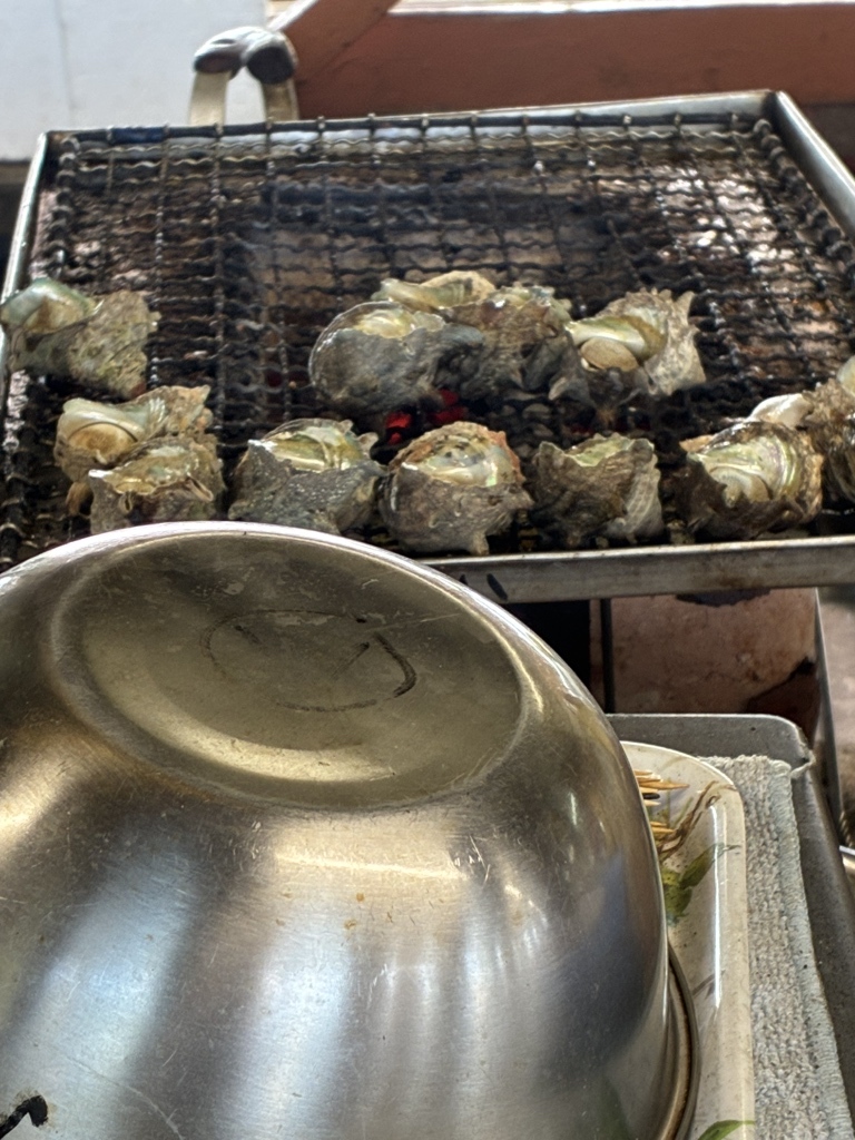 写真 : 波戸岬サザエのつぼ焼き売店 （はとみさきさざえのつぼやきばい