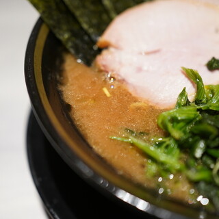 横浜家系ラーメン こむろ家_1