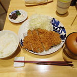 とんかつ 寿々木 - ロースカツ定食 \1350