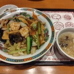 紅虎餃子房 - 料理写真:日替わり定食(五目あんかけご飯定食) 880円