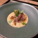 育 à ma façon - トウモロコシのヴルーテ：スペイン産生ハムの下にクリームチーズを沈めてあります ♪♬