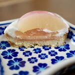 LAWSON - ごろっと1/2個分！桃のタルト