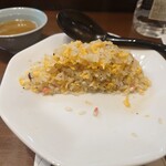 中華味一　鳳 - チャーハン（331g）950円　断層