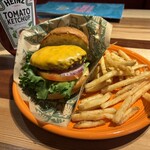 コナズ珈琲 - 料理写真:コナズチーズバーガー
