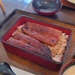 大戸屋 - 料理写真:国産鰻のうな重定食(802kcal)