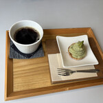 おうちごはん てんさいとう - そら豆モンブランとコーシーのコンビ(^｡^)