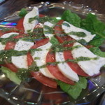 遊華亭 - ジェノベーゼソースが、お洒落なカプレーゼ。