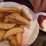 遊華亭 - ポテト揚げ。2種類のソースで、いただきま～す。