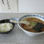 ラーメンと小ライス