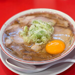 ラーメン 荒畑 - 料理写真:２０２６年７月再訪：チャーシューメン ＋ 生たまご☆