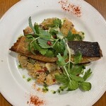 サダキ デリ - ランチの魚、この日は、サーモンのポワレとクスクスのサラダ仕立て