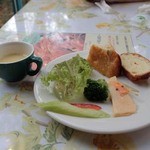 キャナリィ・ロウ - 