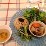 オーガニックキッチン＆ワインバー レコッコレ - ランチ。調味料に砂糖やみりんは、使用されていないみたいです。優しい味付けで、野菜の持つ味を楽しめます