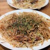 六 - 手前はそば入りで卵無しよ〰️♬　焼きそばみたいww