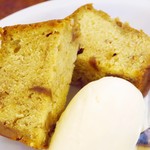 パーラー江古田 - イチジクとくるみのパウンドケーキ