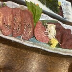 和利館 - うまは３種類のお肉