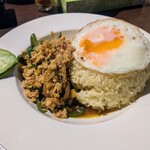 ザ・カレーマスター - 料理写真:初ガパオ