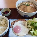なか卯 - 料理写真:きつねうどん(大)&ベーコンエッグ(御飯)