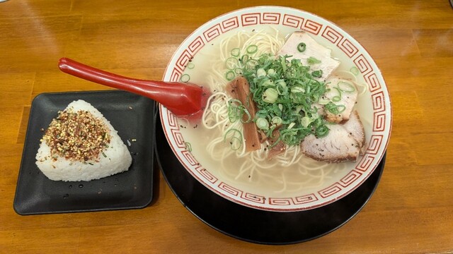 麺屋 7.5Hz 黒門市場店 （ナナテンゴヘルツ） - 近鉄日本橋/ラーメン