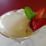 白雲庵 - 豆乳の杏仁豆腐