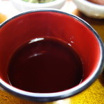 そば処　西村屋 - 汁は本節が拡がるタイプ。蕎麦二杯目には追加の汁が届きます