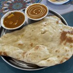 インド料理 ヒマラヤ - Ｂランチセット(ダブルカレーセット)