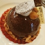 アーク・アン・シエル - プラネット･･･チョコムースの下にカリカリビスケット、中心にはブラウニーが。