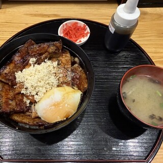 ぶた丼 きくちや_0