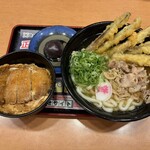 資さんうどん - 料理写真: