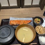炭火焼干物定食しんぱち食堂 - 料理写真: