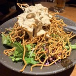 名古屋大酒場だるま - タルタルバリそばサラダ