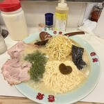  壱発ラーメン - 料理写真:ネギトロラーメン¥1050、めかぶ¥150、中盛り¥100
