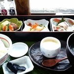 沖海月 - エチゼンクラゲ定食です。お値段は850円。クラゲづくし！クラゲを堪能できます。