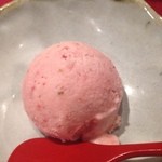 串かつ あーぼん - 苺のアイス