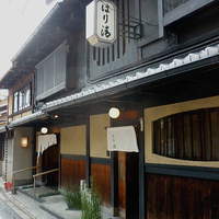 はり清 - 玄関
