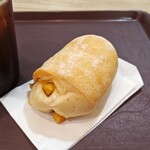 ポンパドウル - 料理写真:おいもパン:198円