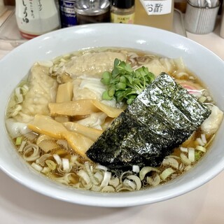 大木 - 料理写真:わんたんめん