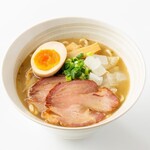 カラオケバー ロスカボス - 燻製煮干しラーメン【塩】