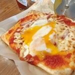 オリーブの丘 - 料理写真:モーニングピッツァ ビスマルク風 