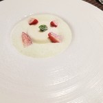 Cucina M'esse - （ドルチェ）メロンの泡、パンナコッタ、イチゴ☆