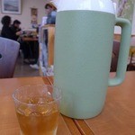 そば屋 安曇野 - 冷たい麦茶