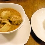 ゲンマッサマンガイ（鶏肉のカレー）